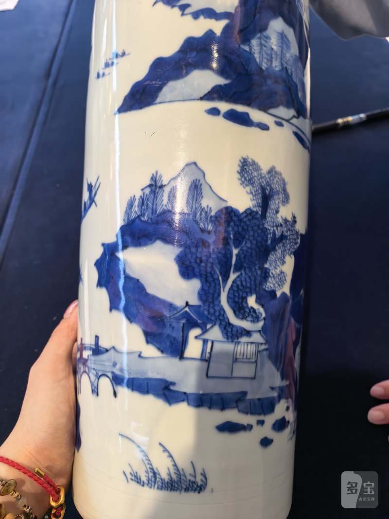 明崇祯 青花山水人物筒瓶 - 图7